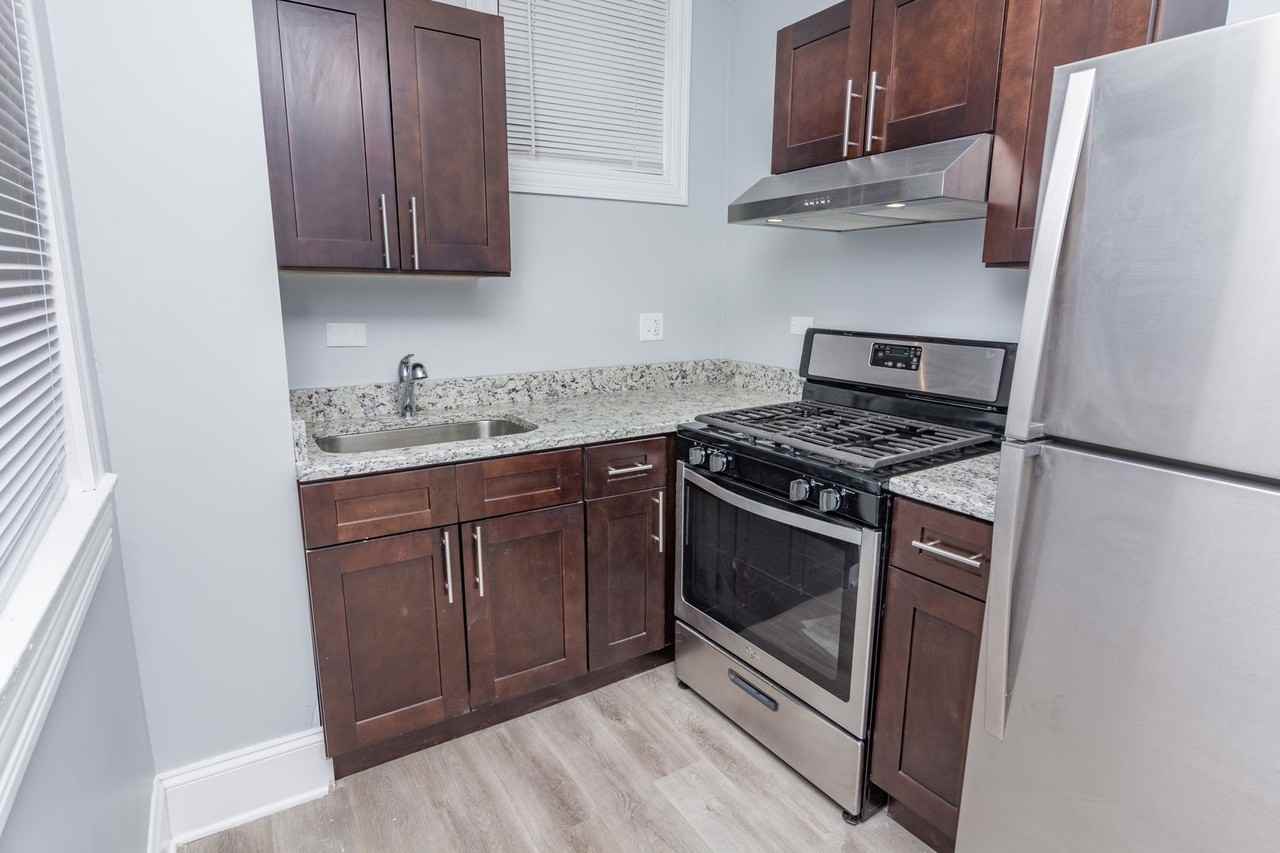 7750 S Muskegon Ave - Photo 3 of 13