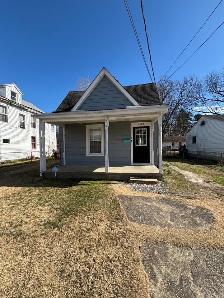 121 N Beech Ave - Photo 2 of 20