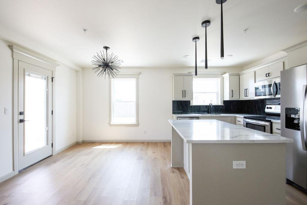 108 W 2nd - Photo 3 of 10