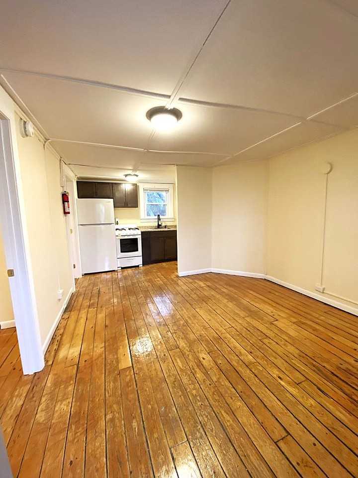 47 Willow St - Photo 5 of 9