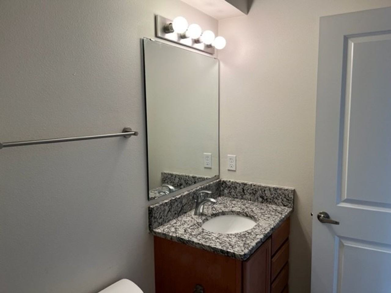 Modern 3 bedroom Townhomes with Garage - Photo 2 of 15