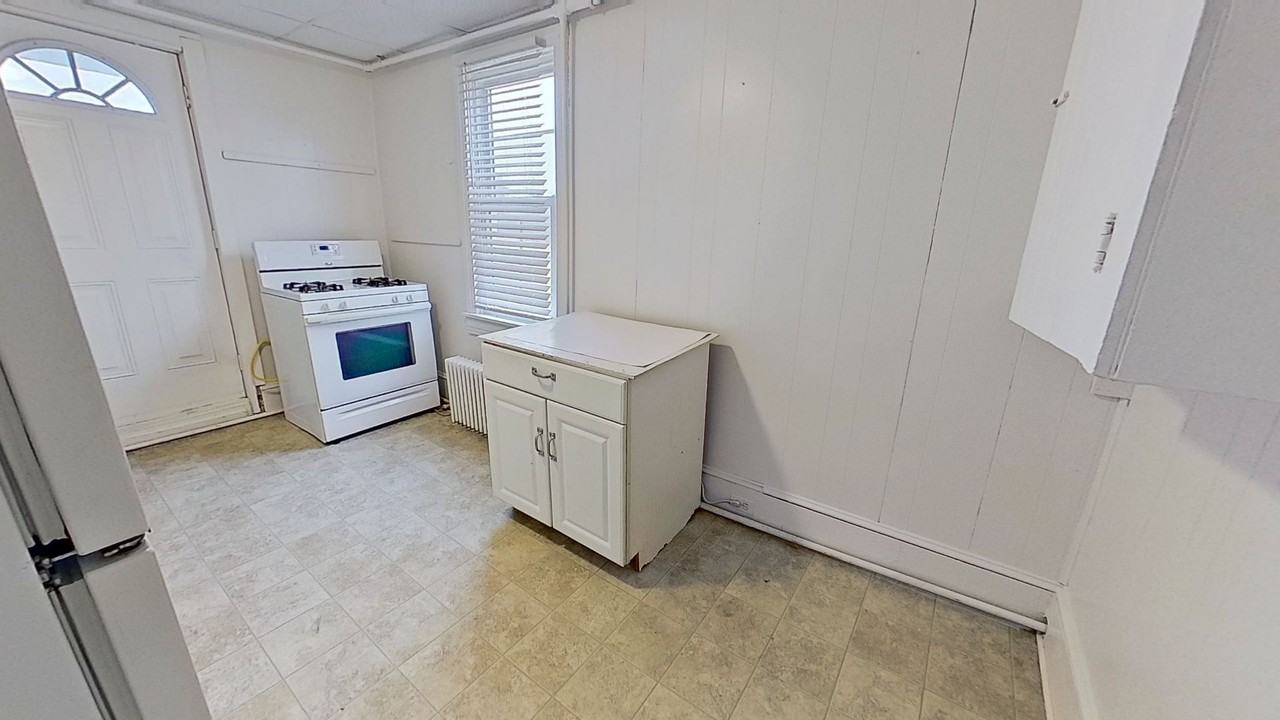 31 E High St - Photo 4 of 10