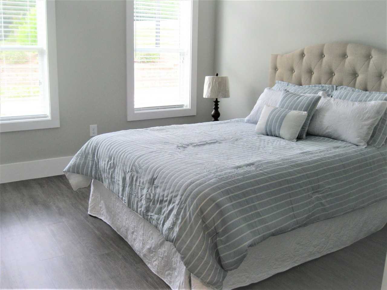 20 Overbrook Ct - Photo 3 of 5