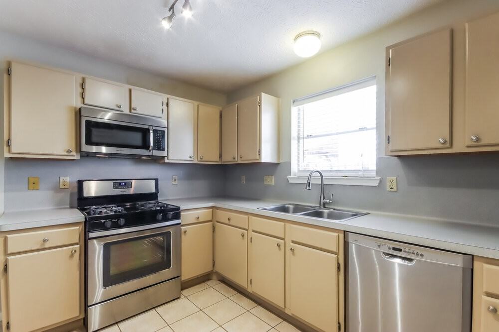 28807 Binefield St - Photo 7 of 16