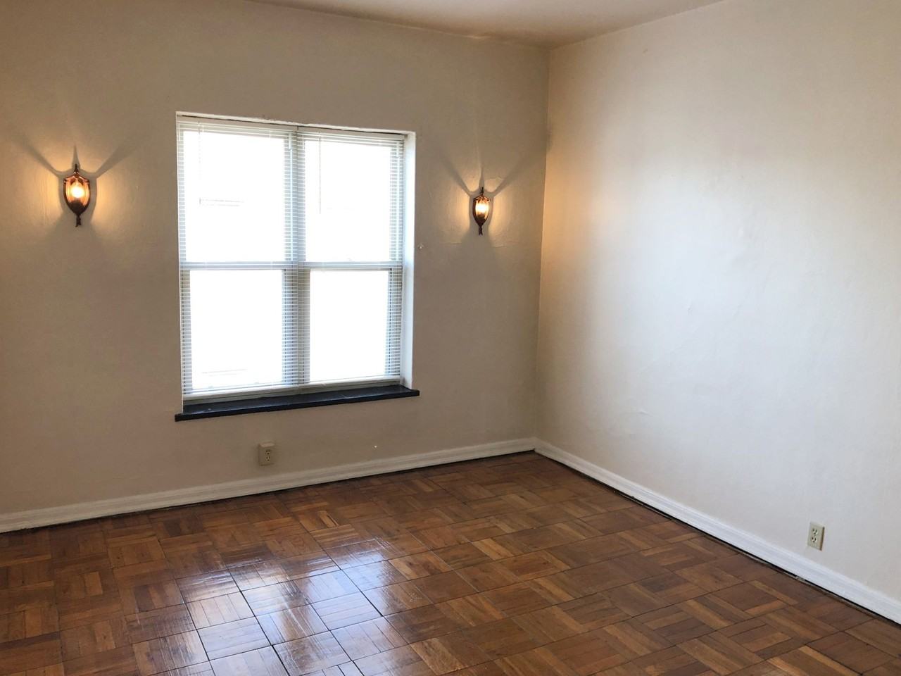 The Bauer Apartments - Photo 5 of 8