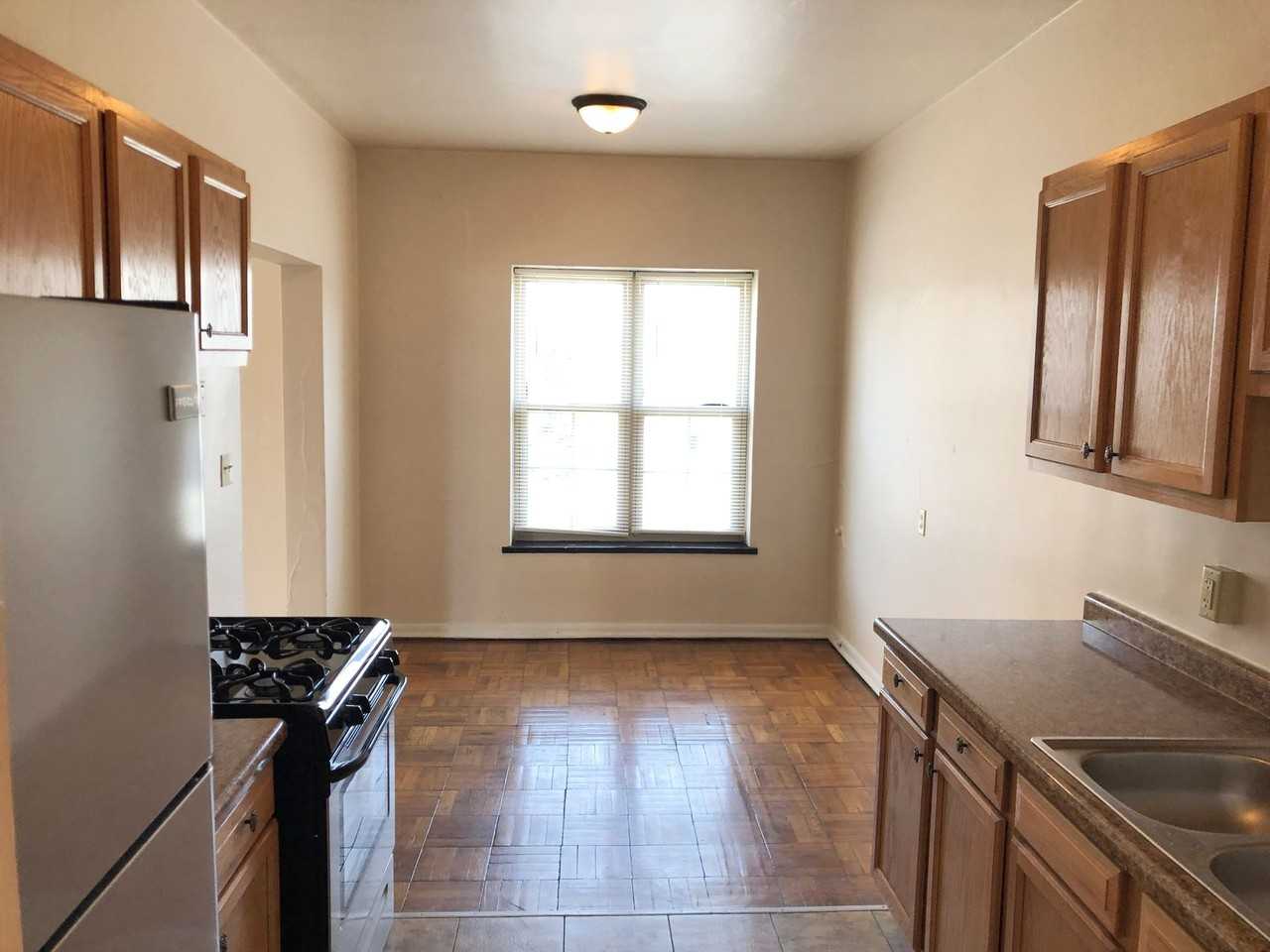 The Bauer Apartments - Photo 3 of 8