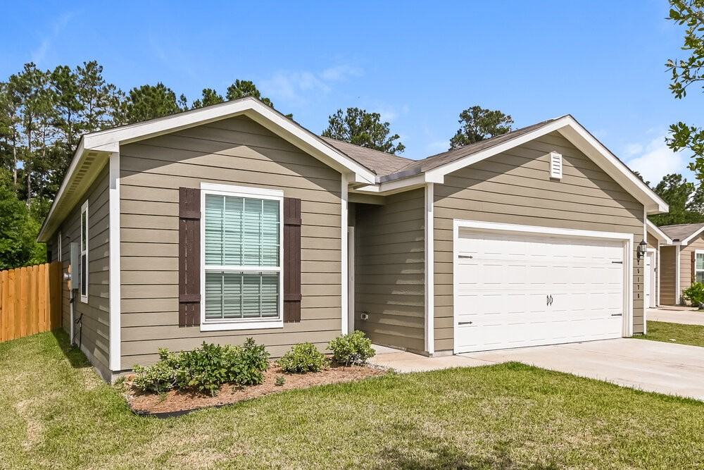 25178 Dickens Dr - Photo 3 of 16