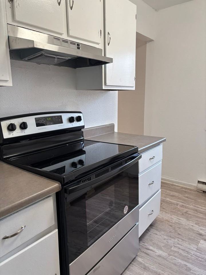 Cedar Crest Apartments - Photo 7 of 21