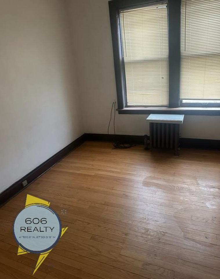 Beautiful Large Berwyn Apts on Wesley! SPECIAL OFFER! - Photo 5 of 9