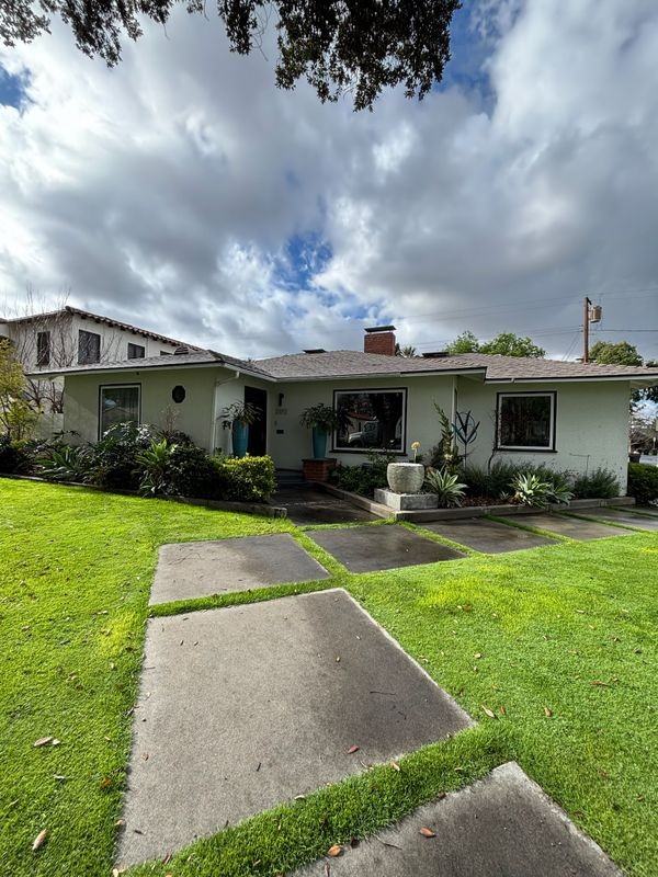 3592 Elmwood Dr - Photo 2 of 32