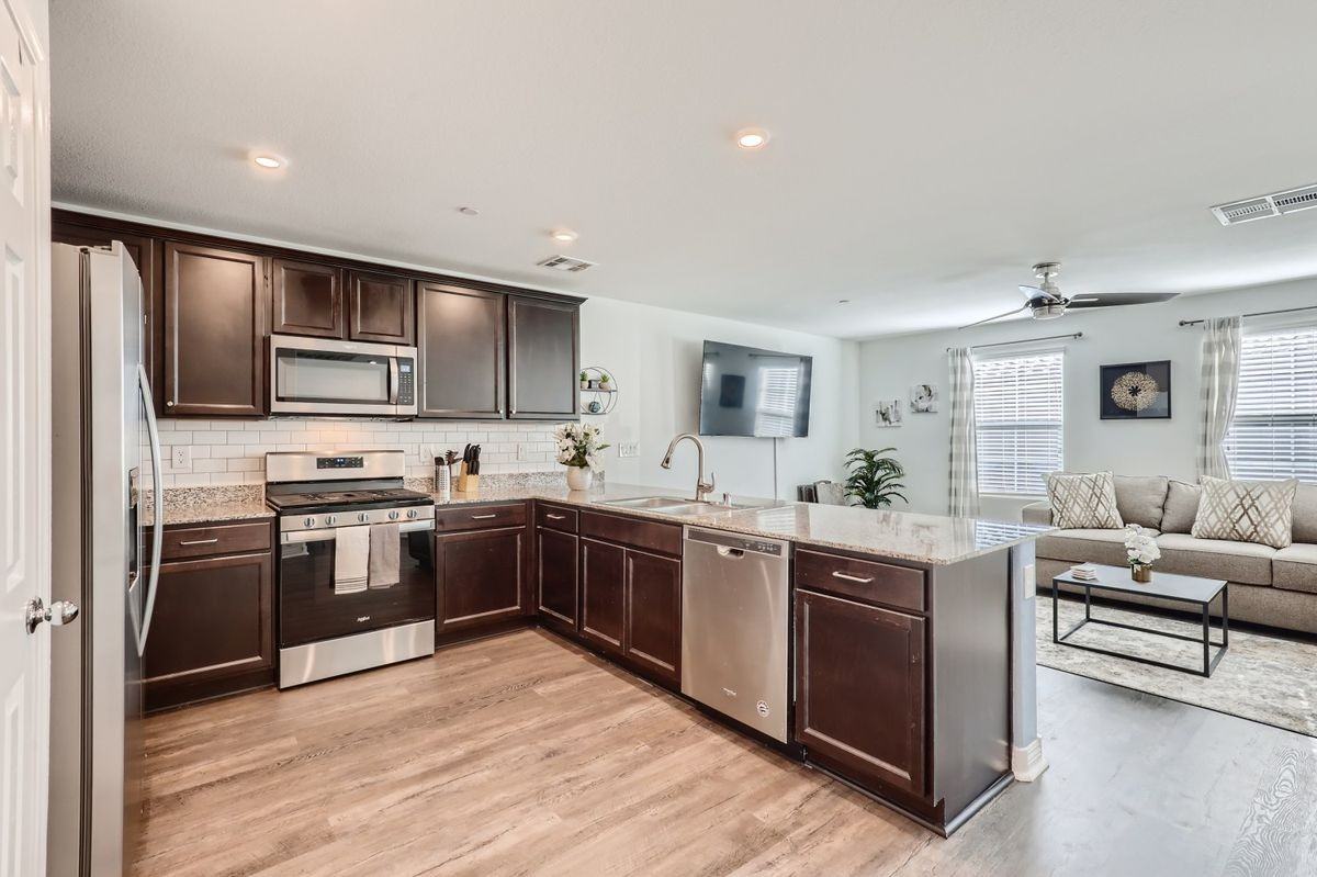 4642 Ingleton Cir - Photo 3 of 11