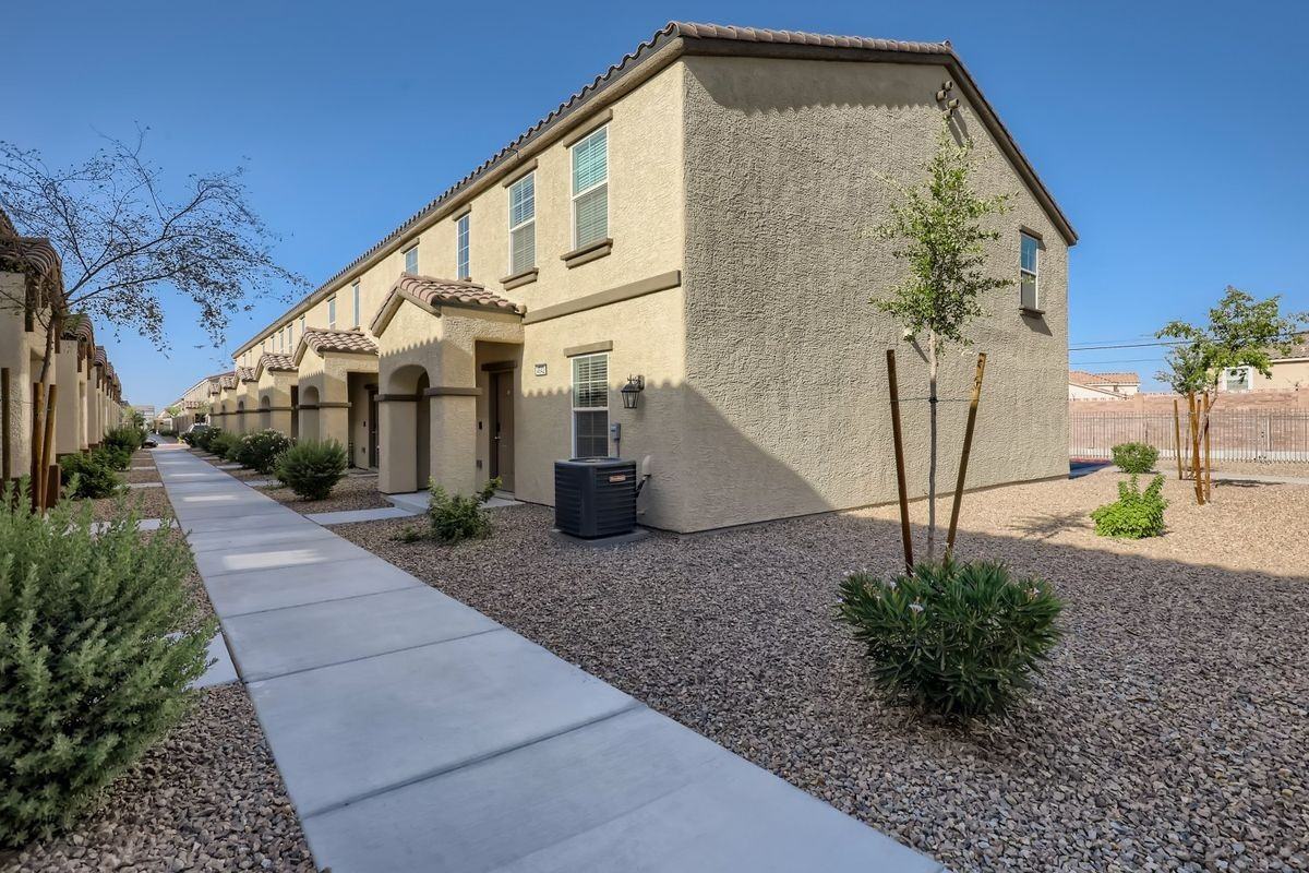 4642 Ingleton Cir - Photo 5 of 11