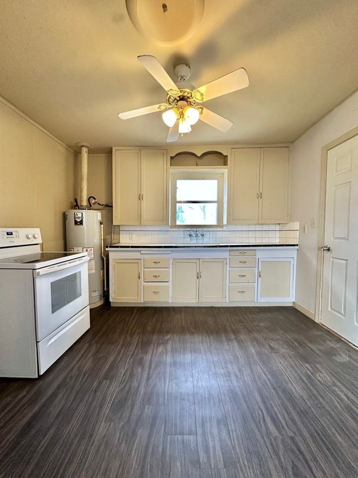 309 N Milton St - Photo 5 of 16