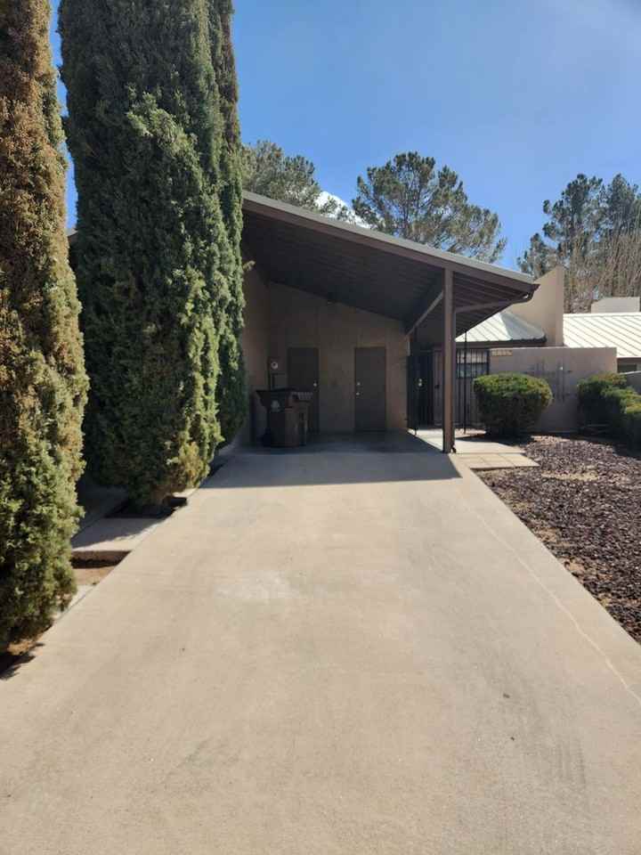 3224 Hillrise Dr - Photo 2 of 26