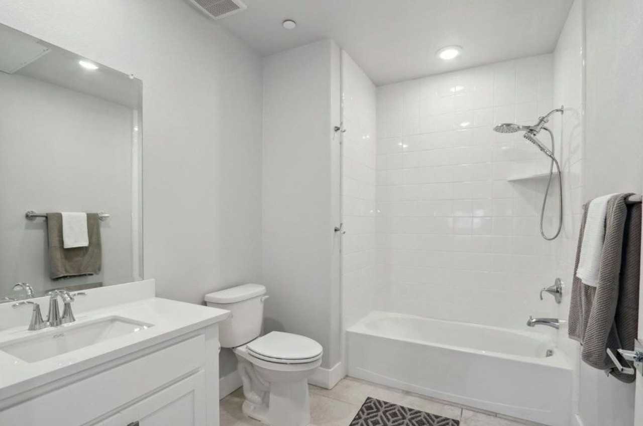 1661 Spring St #412 - Photo 5 of 24