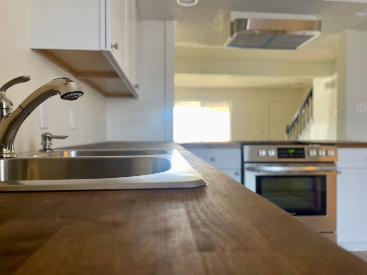 2508MY - Photo 2 of 8