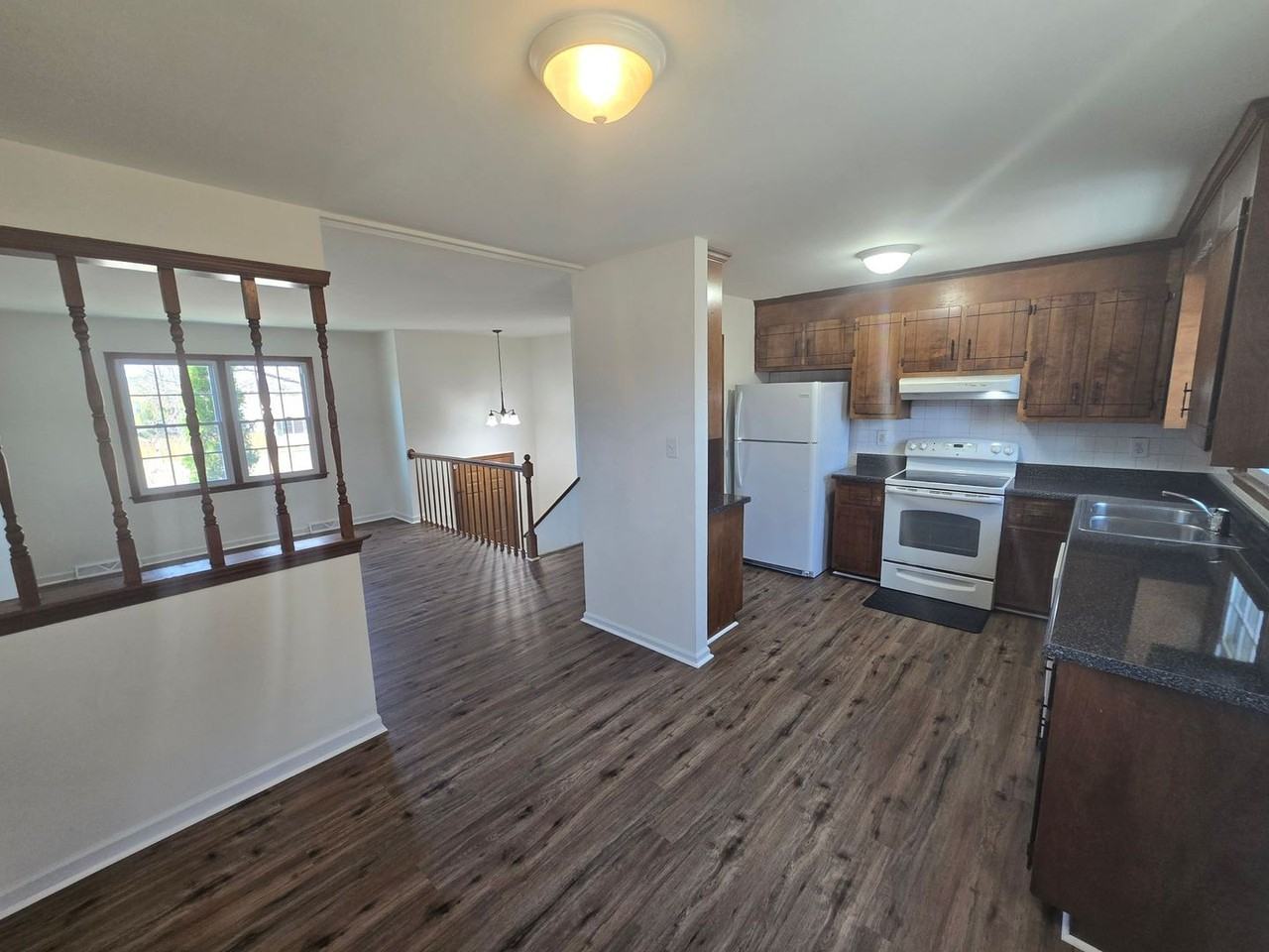 120 Hollyberry Ln - Photo 2 of 6