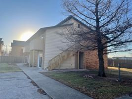 featured image of 1407 Glen Oaks Ct