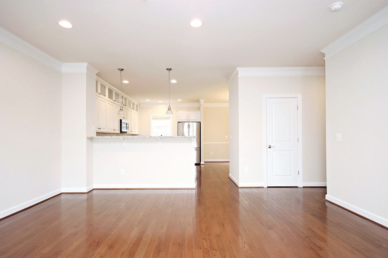 1606 Kempton Pl - Photo 3 of 20