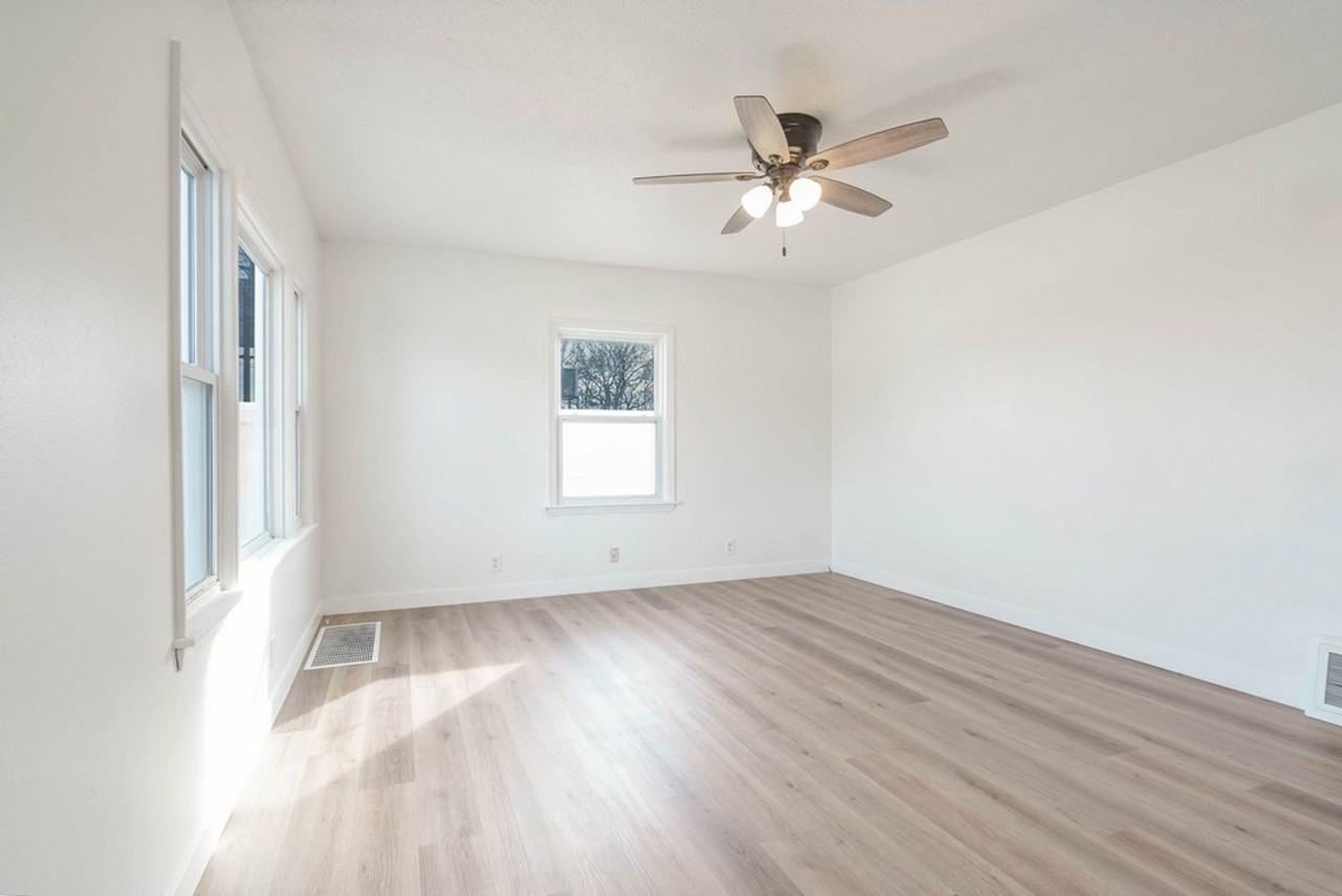 2303 Main St - Photo 4 of 29