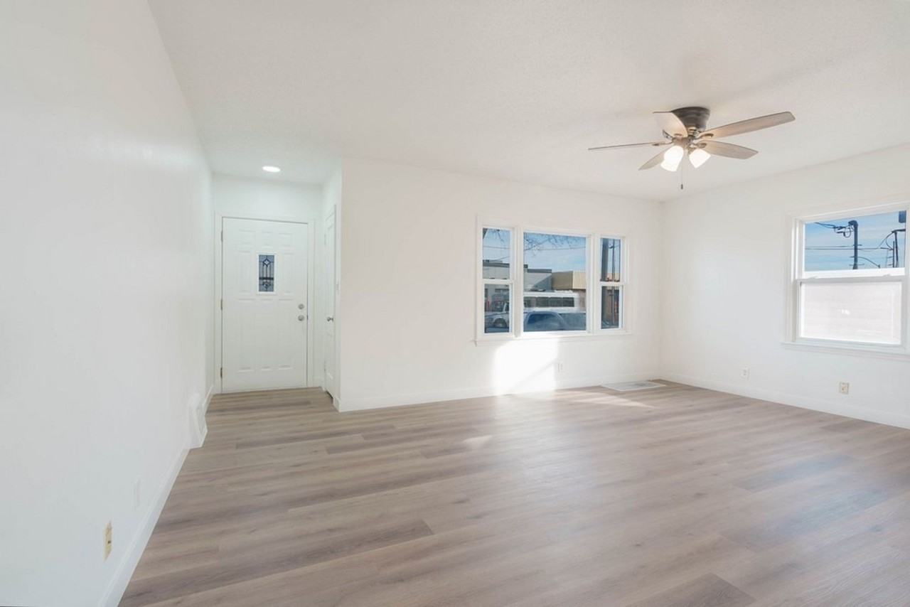 2303 Main St - Photo 5 of 29