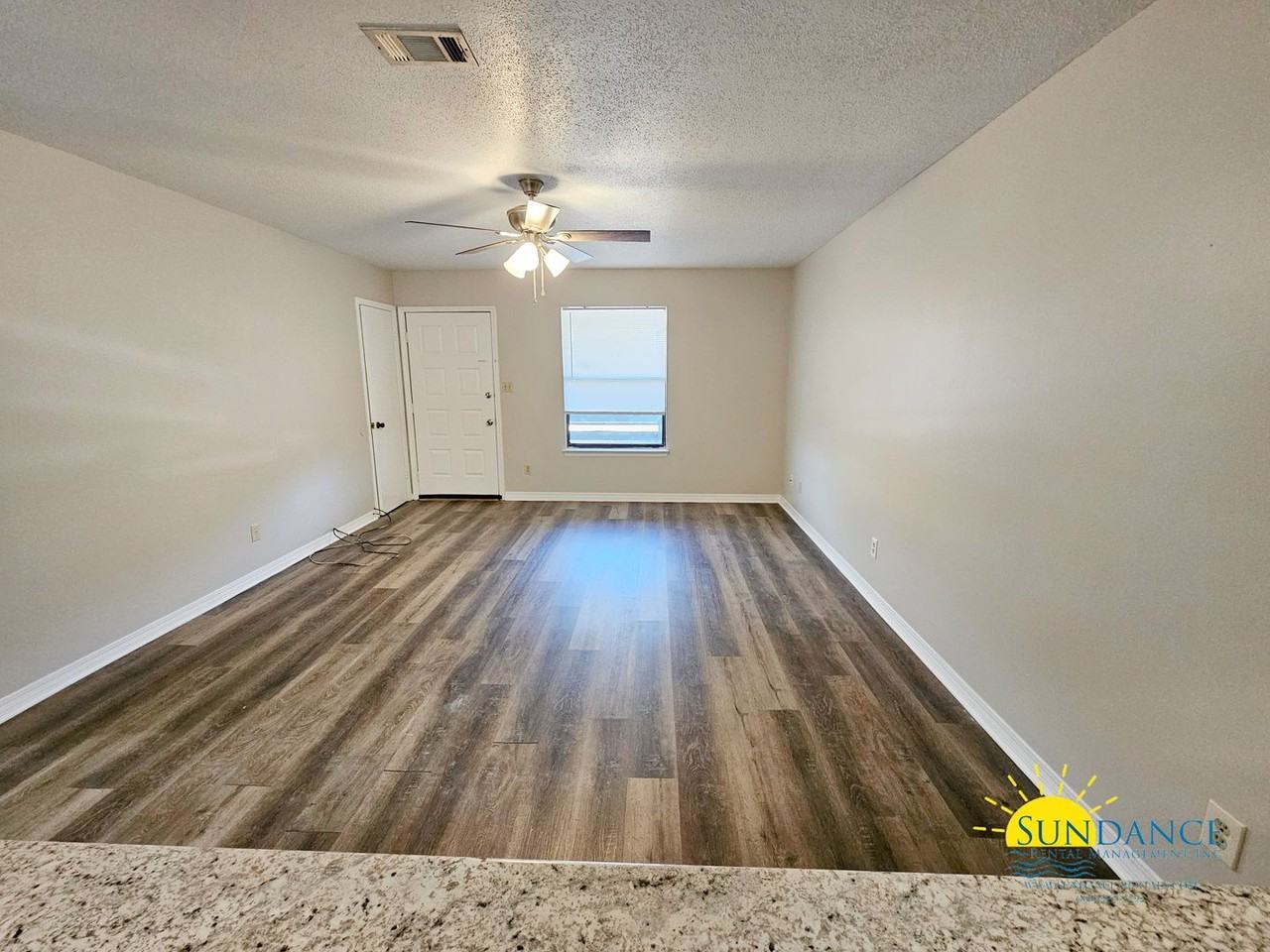 518 Landview St Apt D - Photo 2 of 8