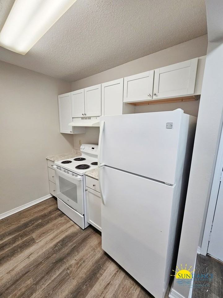 518 Landview St Apt D - Photo 4 of 8