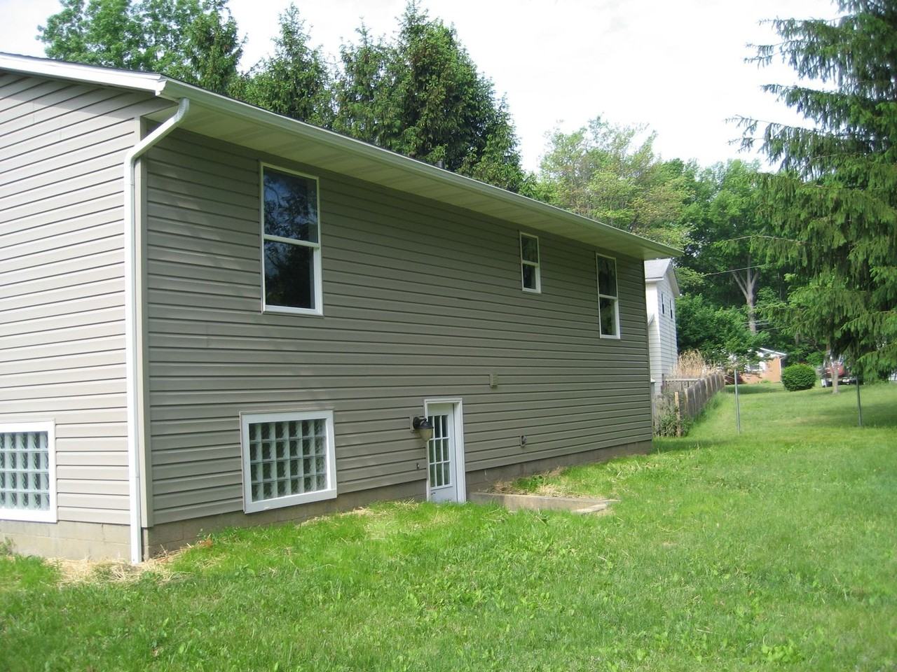 2593 Cherry Blossom Cir - Photo 2 of 36