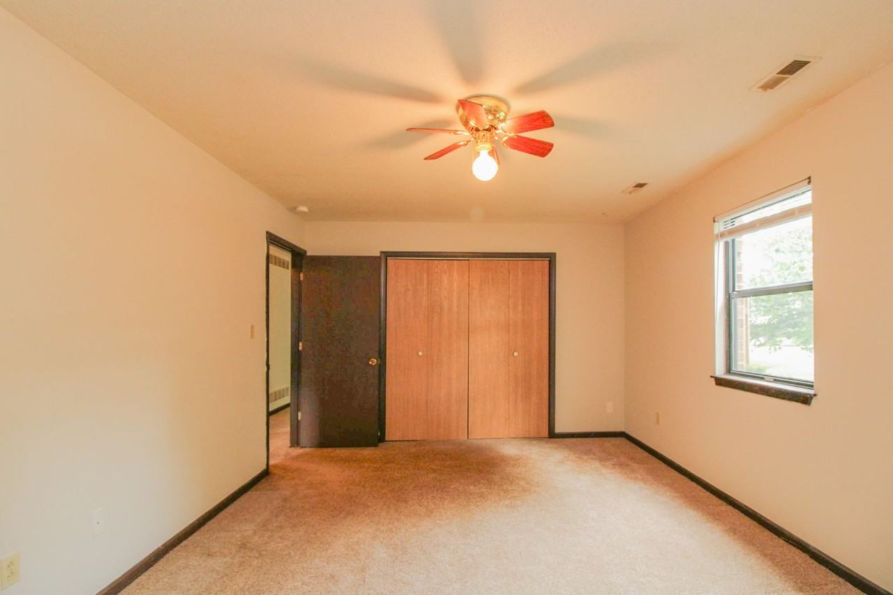 500 Columbia Dr #E - Photo 6 of 10