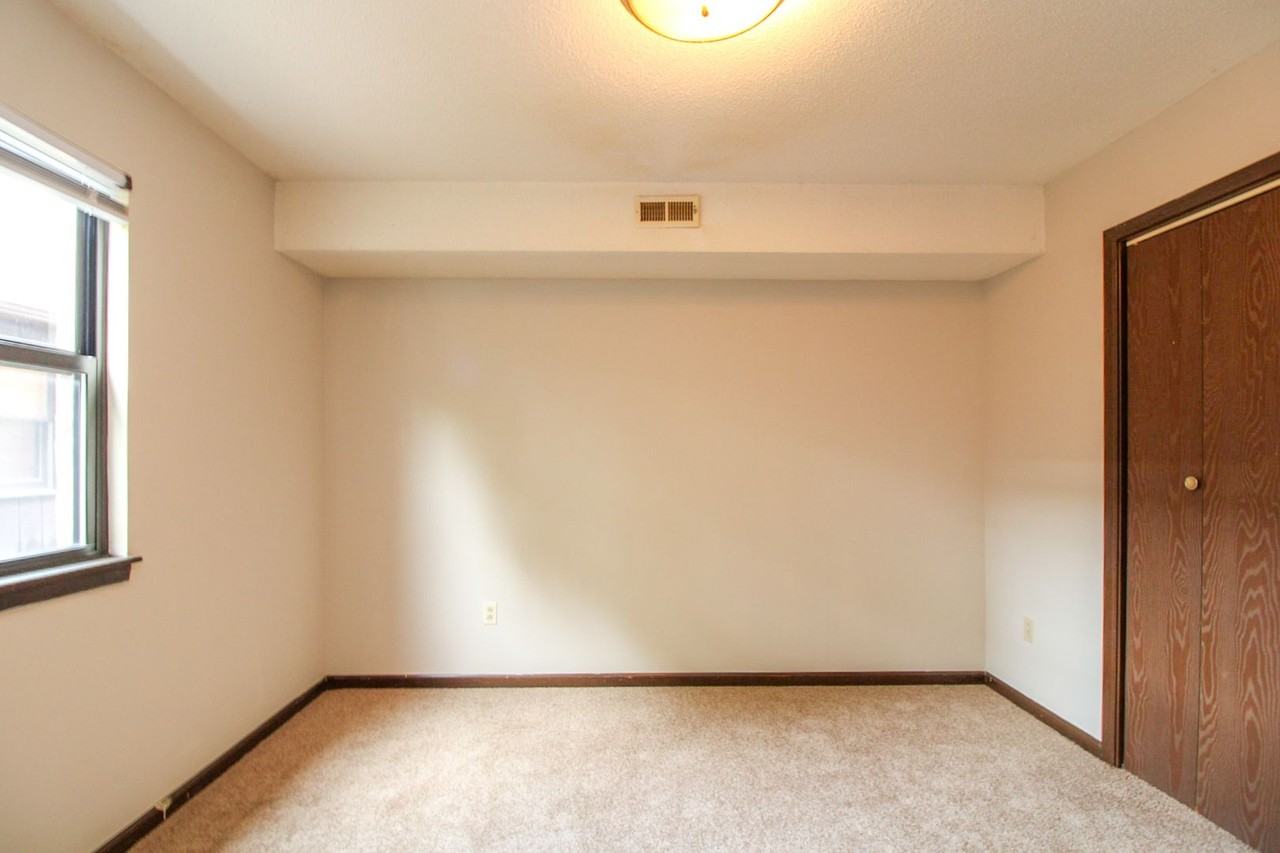 500 Columbia Dr #E - Photo 7 of 10