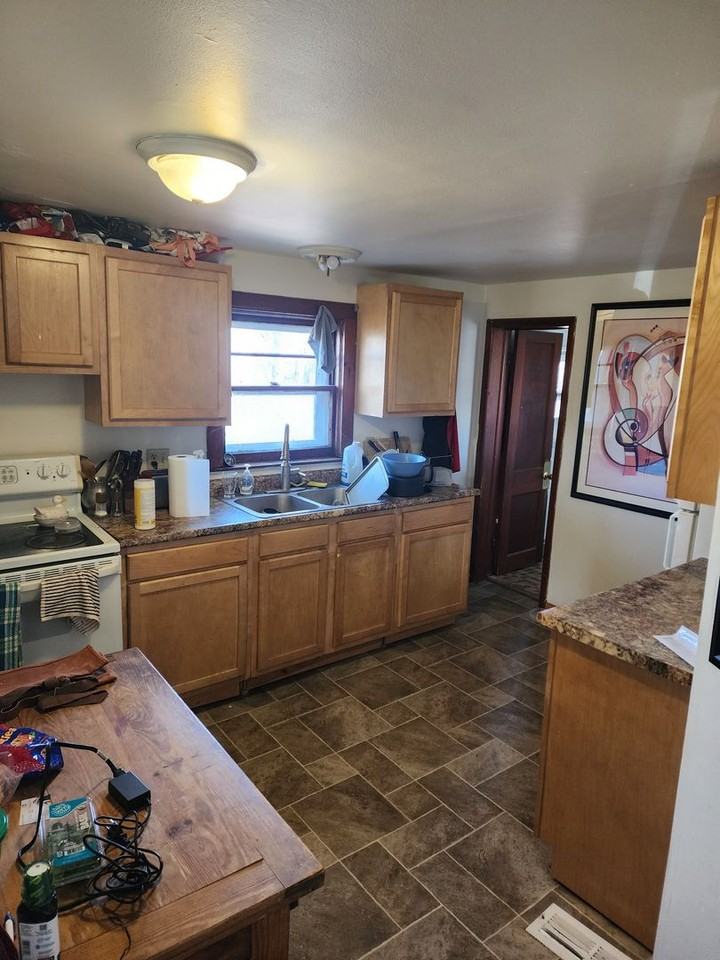 203 S Baldwin St - Photo 6 of 12