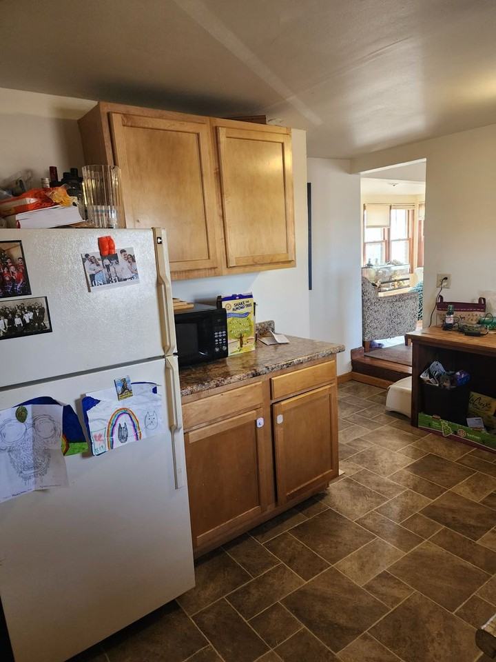 203 S Baldwin St - Photo 7 of 12