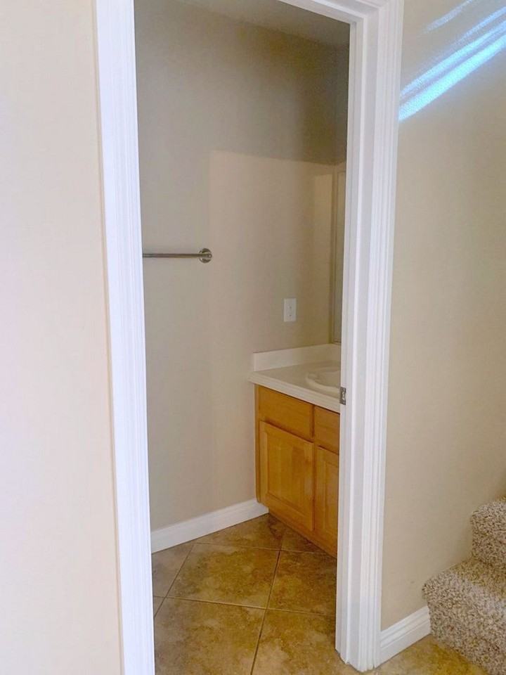 9335 Pinewood Ridge St - Photo 4 of 17