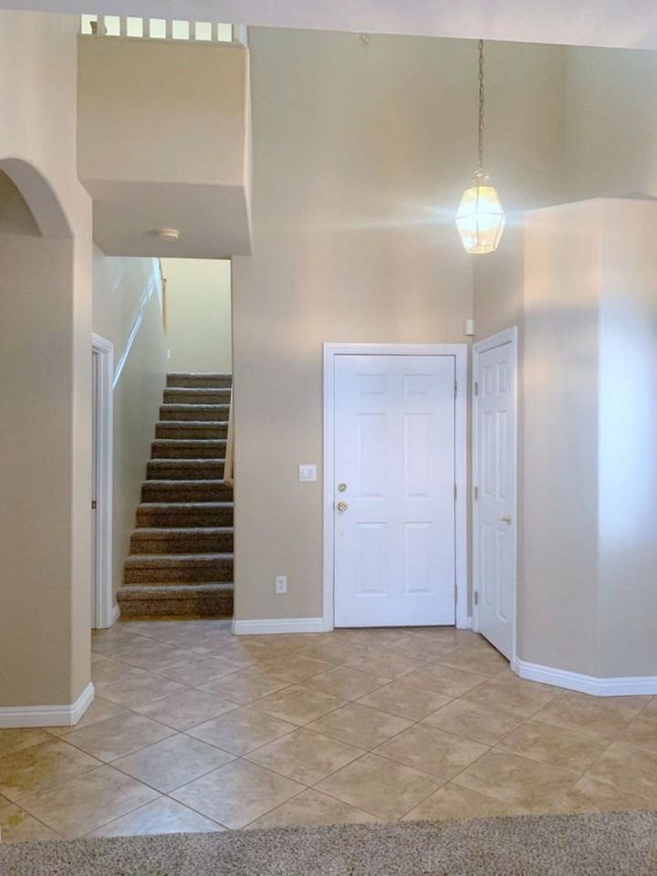 9335 Pinewood Ridge St - Photo 5 of 17