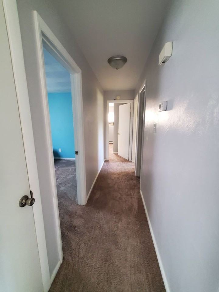 2837 N Shore Dr - Photo 2 of 40