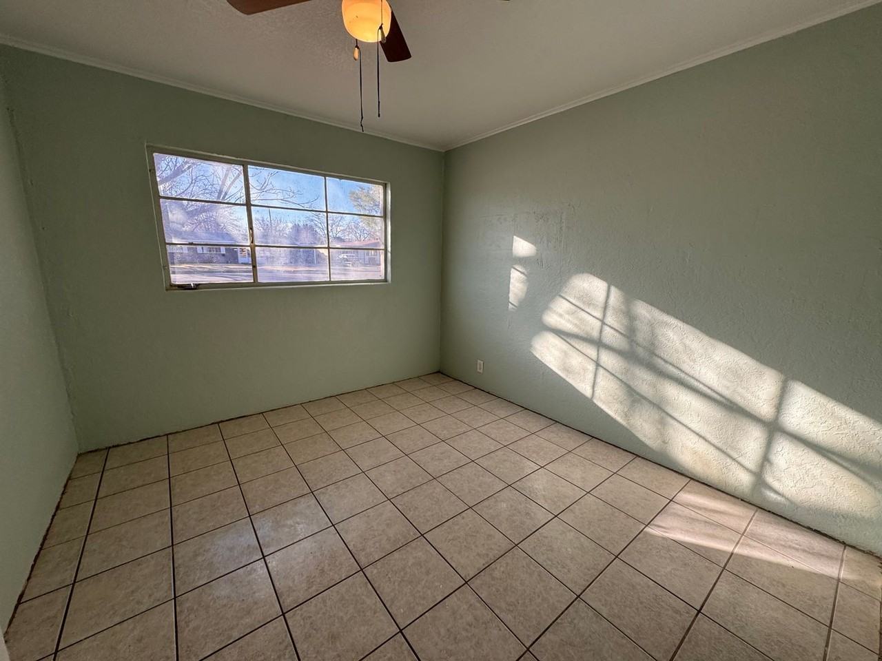 1011 South Union Avenue - Photo 2 of 8