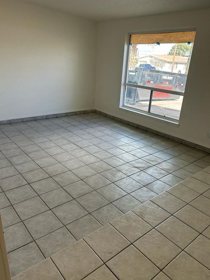 2041 Solano Dr - Photo 2 of 8