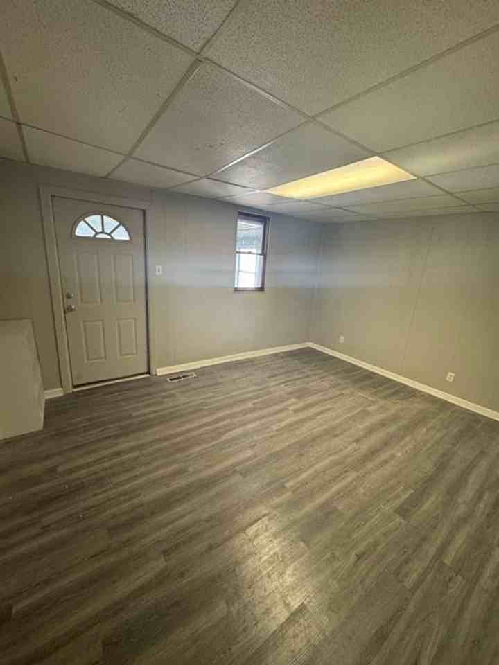 1124 Spruce St - Photo 2 of 10