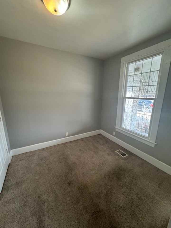 1245 E Illinois St - Photo 4 of 7