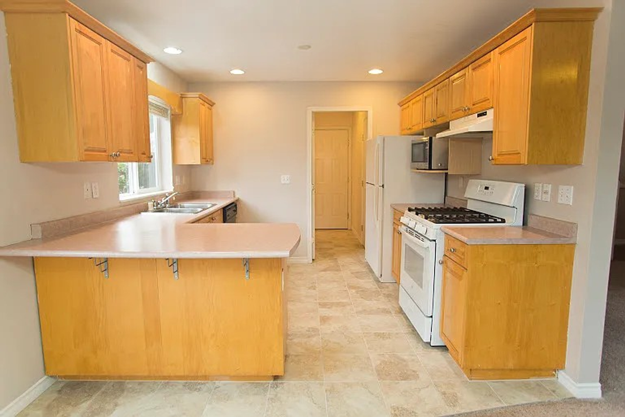 4210 Archer Dr - Photo 2 of 16