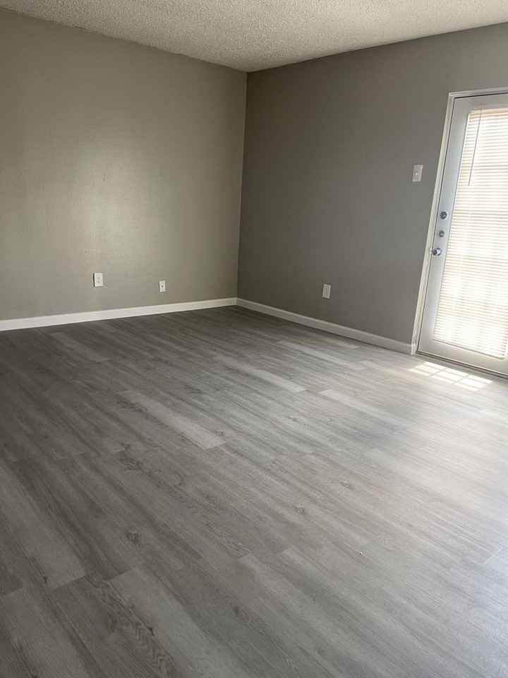 8300 Calmont Ave - Photo 7 of 15