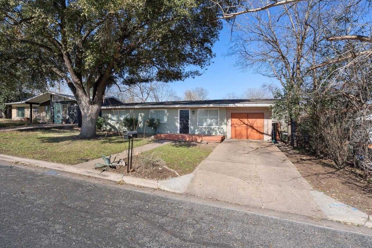 4900 Eastdale Dr - Photo 2 of 32
