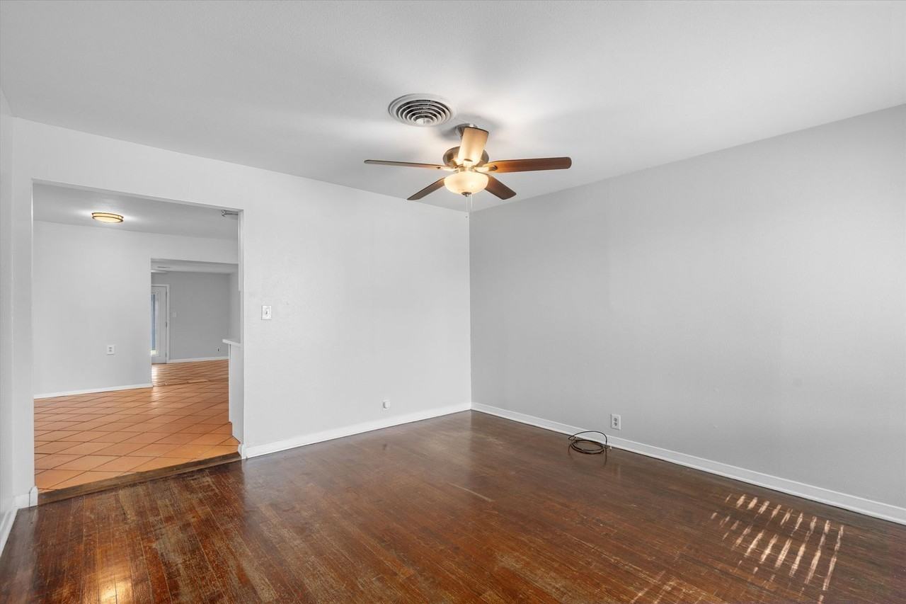 4900 Eastdale Dr - Photo 6 of 32