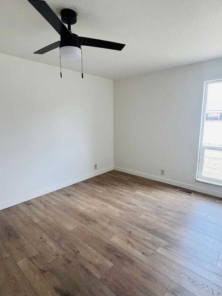 1590 N 1200 W - Photo 3 of 8