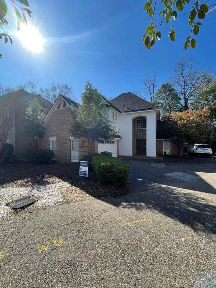 1466 Woodley Rd - Photo 3 of 23