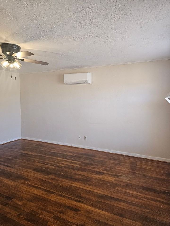 8384 Capeview Ave - Photo 4 of 26