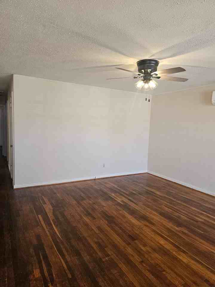 8384 Capeview Ave - Photo 5 of 26