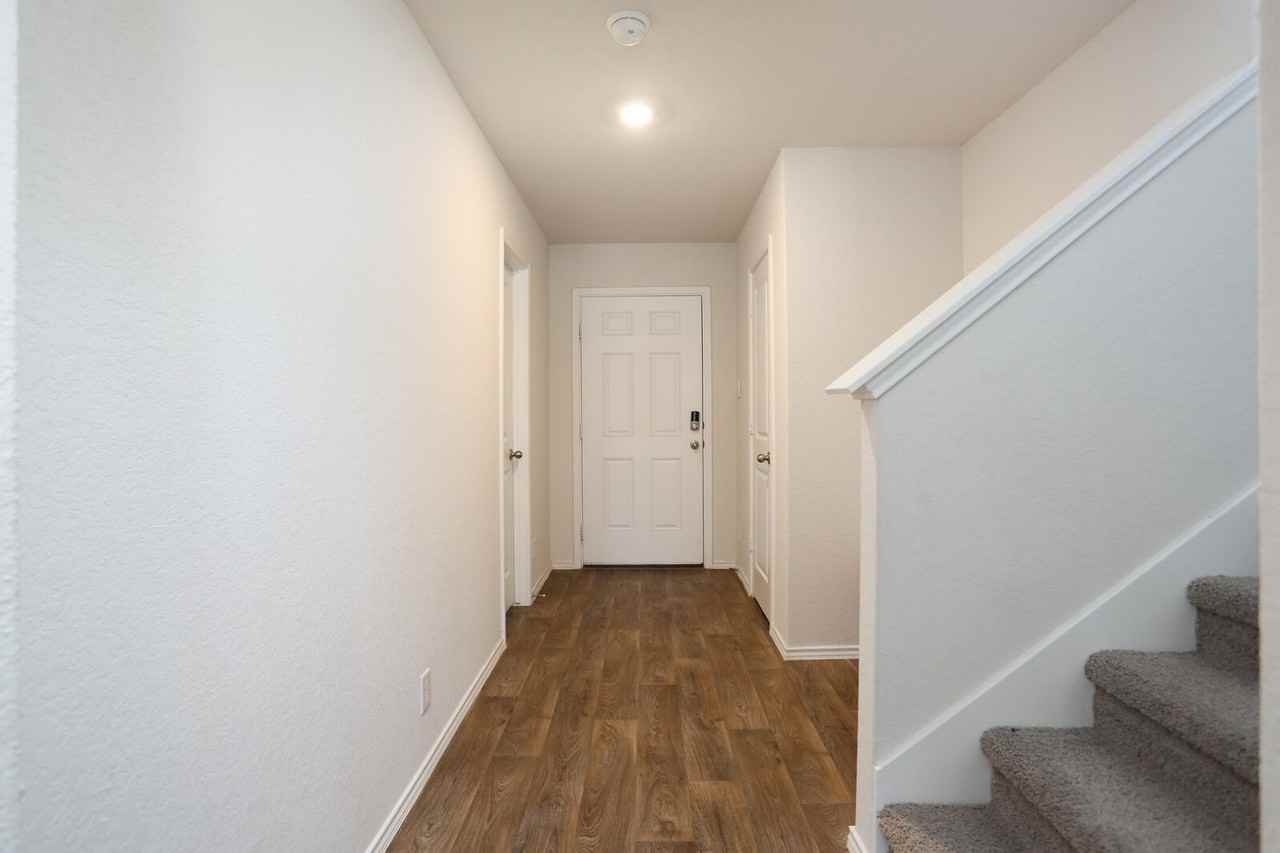 1153 Barn Swallow Way - Photo 4 of 25