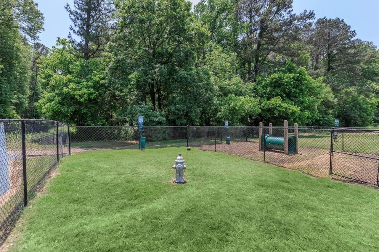 33 Ninety Apartments - Photo 5 of 50