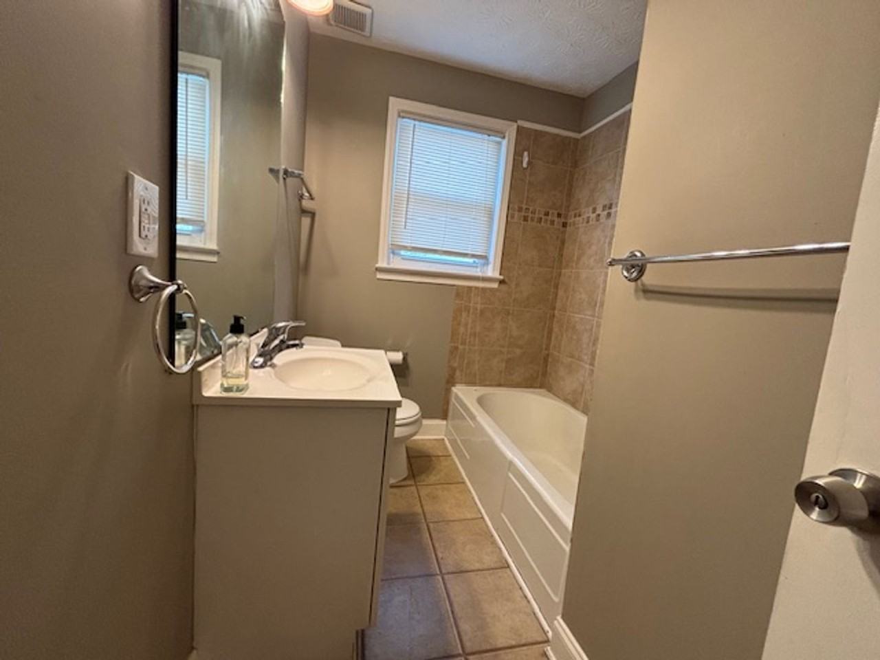2217 Camille Dr - Photo 3 of 11